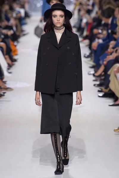 Look 5